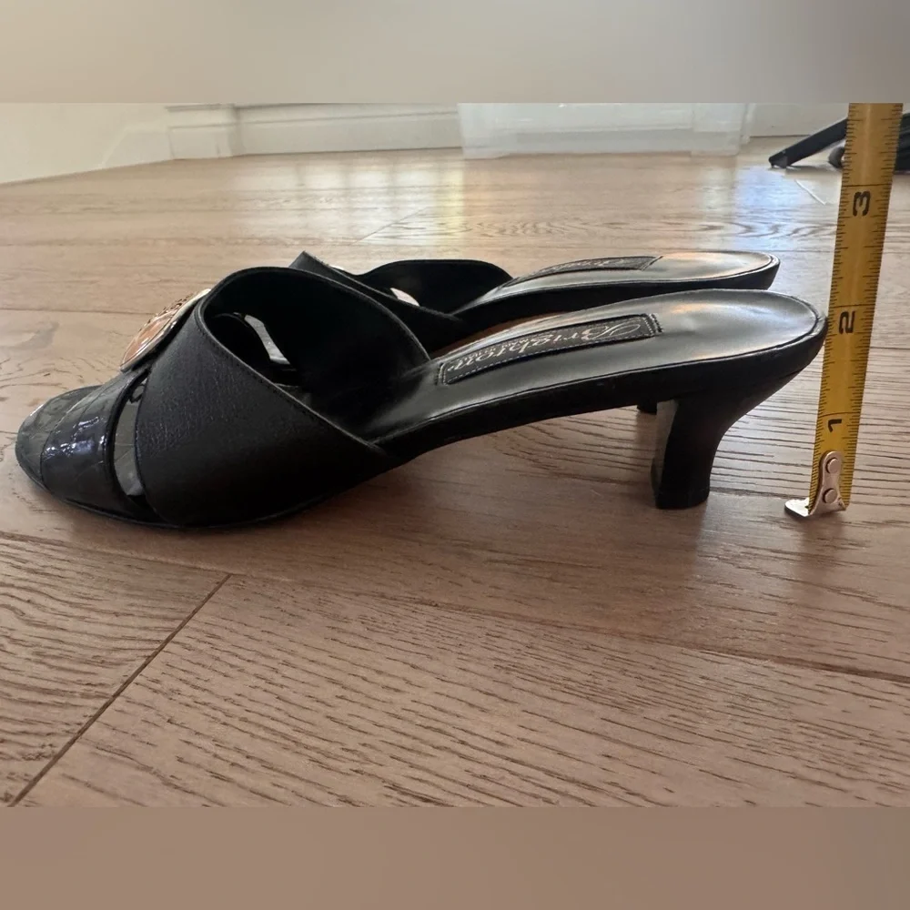 Brighton Kaye black leather sandals with patent croc-embossed strap size 7